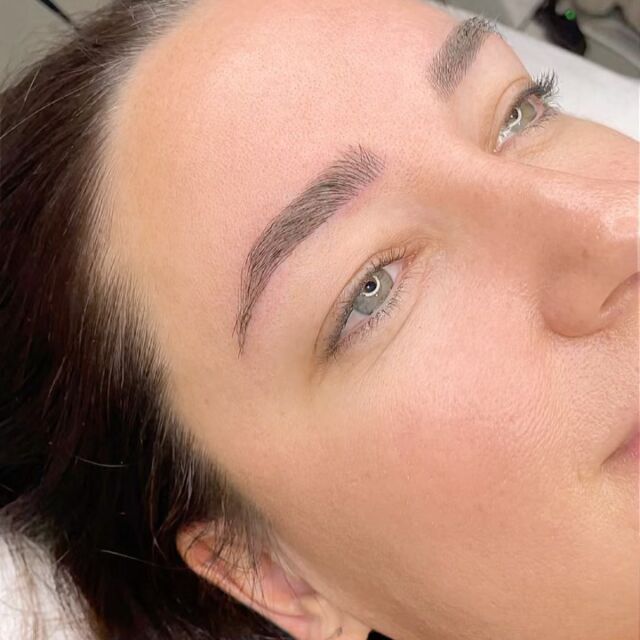Close up details.. nano needle with machine not micro bladed. Precision and detail why I love this technique 👌🏼 #cosmetictattoo #brows 
please SMS ONLY bookings 0401990018
More info/ prices please go to my website and FAQ section 😊 www.shushabeauty.com - link in bio